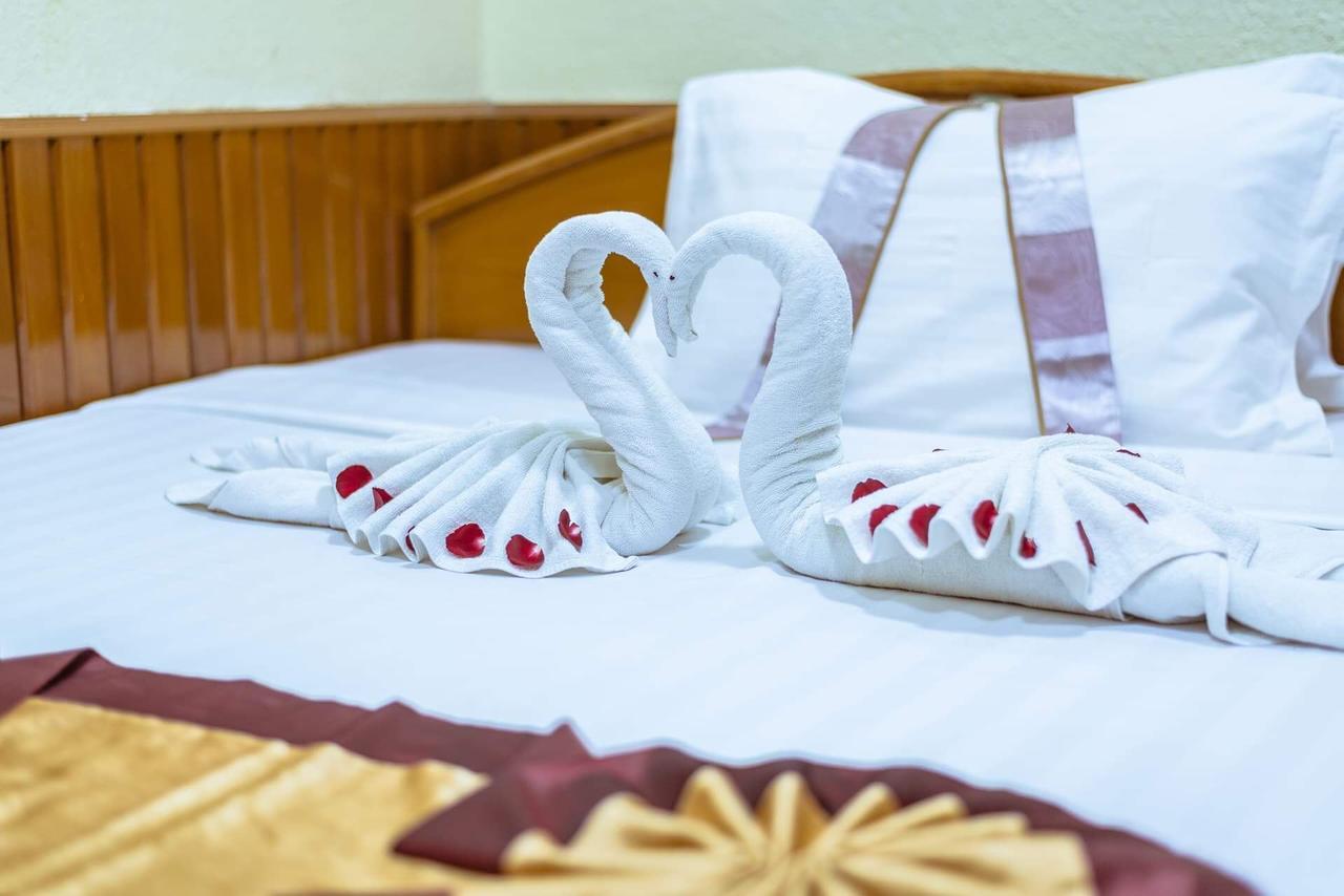 Sunrise Hotel Mandalay Exterior foto